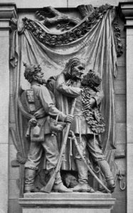 Rudolf Siemering - Kassel Denkmal 1870-71 Au-Tor Relief Einzug