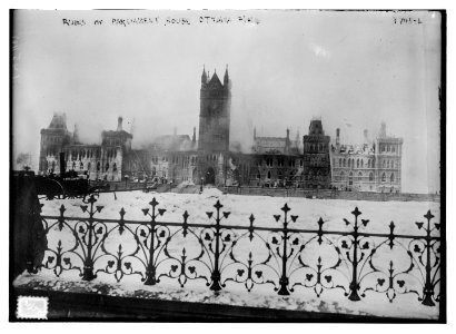 Ruins of Parliament House, 2-4-16 LCCN2014700915