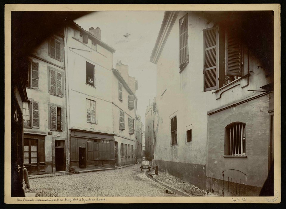 Rue Caminade partie comprise entre la rue Montgaillard et la grande rue Nazareth. - FRAC31555 26Fi28