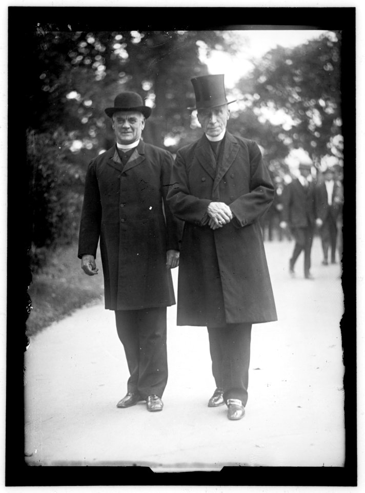 RUSSELL, WILLIAM T. MONS., PASTOR, ST. PATRICK'S CHURCH. LEFT, WITH CARDINAL GIBBONS LCCN2016866964