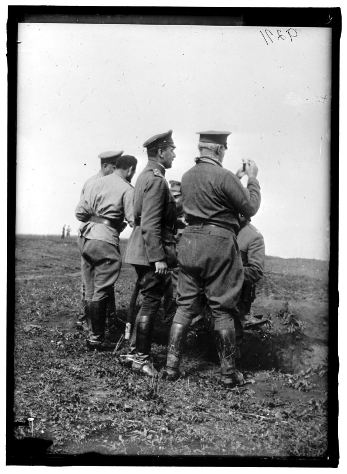 RUSSIA WAR PICTURES. GENERAL SCOTT ON EASTERN FRONT LCCN2016868215