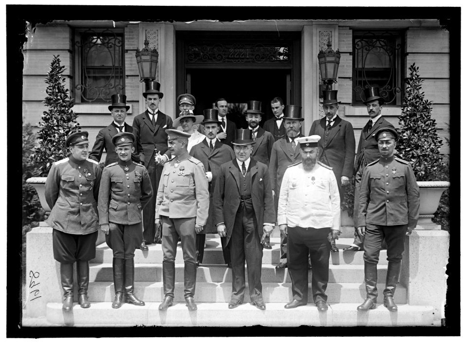 RUSSIAN MISSION TO U.S. FRONT- LT. DIMITRI MARTINOFF; CAPT. CHUTT; LT. GEN. ROOP, CHIEF OF GEN. STAFF; SPEC. AMB. BORIS BALKMETOFF, HEAD OF MISSION; PROF. LOMONOSSOF, HEAD OF RY. MISSION; LCCN2016867937