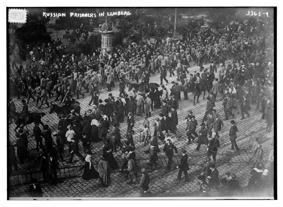 Russian prisoners in Lemberg LCCN2014698301