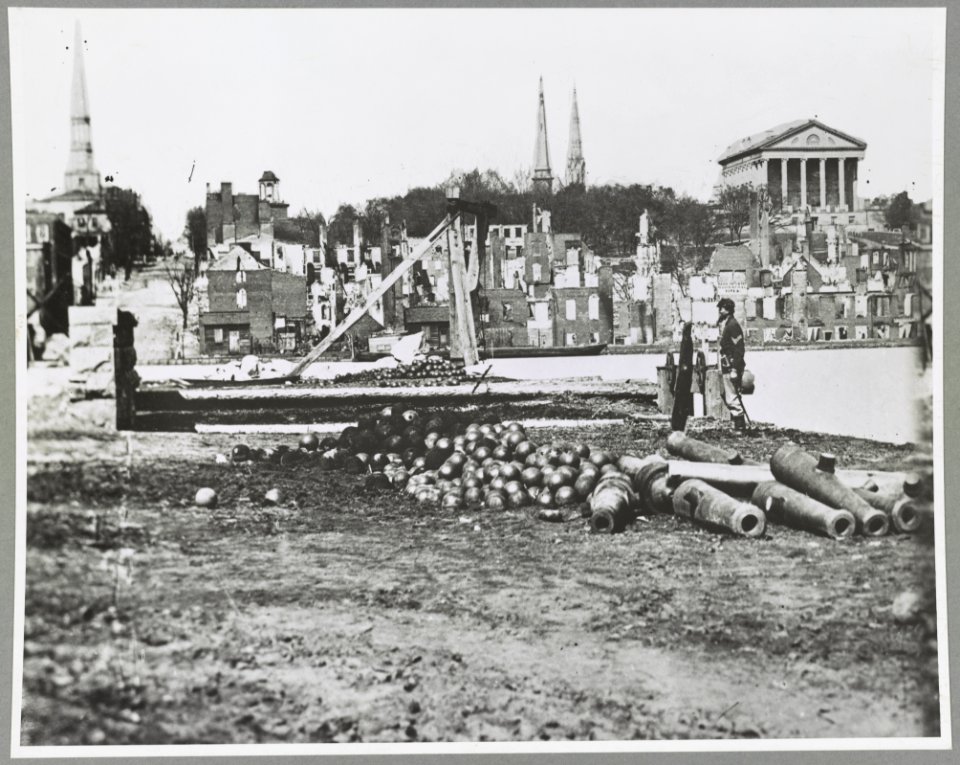Ruins of Richmond, Va., April 1865 LCCN2014645782