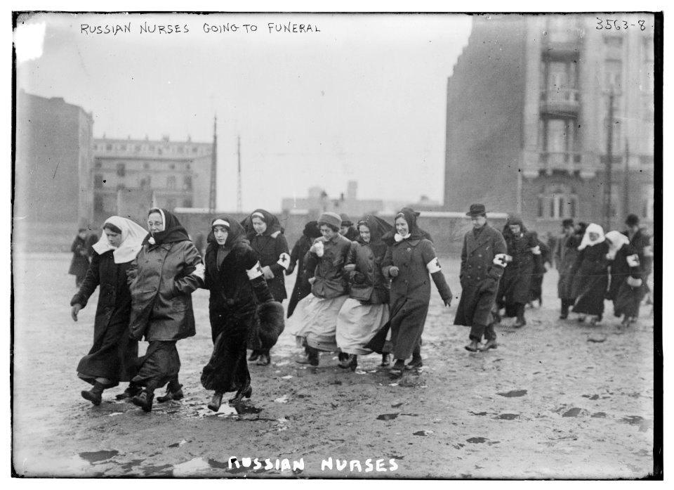 Russian nurses going to funeral LCCN2014699606