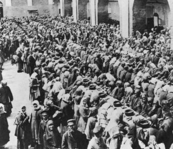 Russischer Photograph - Bei den Krönungsfeierlichkeiten werden Speisen und Getränke gereicht (Zeno Fotografie)