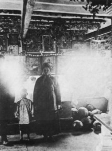 Russischer Photograph - Das Innere einer ukrainischen chata (Zeno Fotografie)