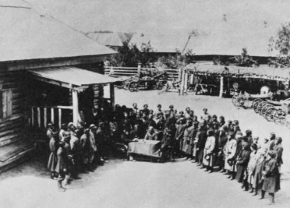 Russischer Photograph - Eine Wolost-(Gemeinde-) Versammlung (Zeno Fotografie)