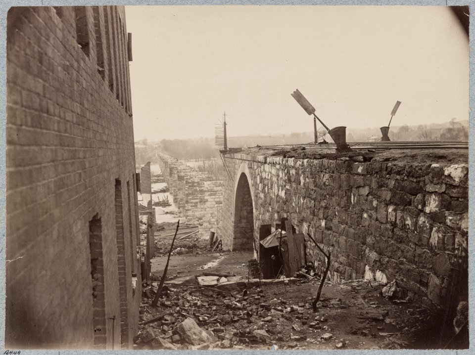 Ruins of Richmond and Petersburg Railroad Bridge, Richmond, Va., April, 1865 LCCN2014645916