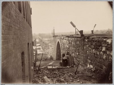 Ruins of Richmond and Petersburg Railroad Bridge, Richmond, Va., April, 1865 LCCN2014645916