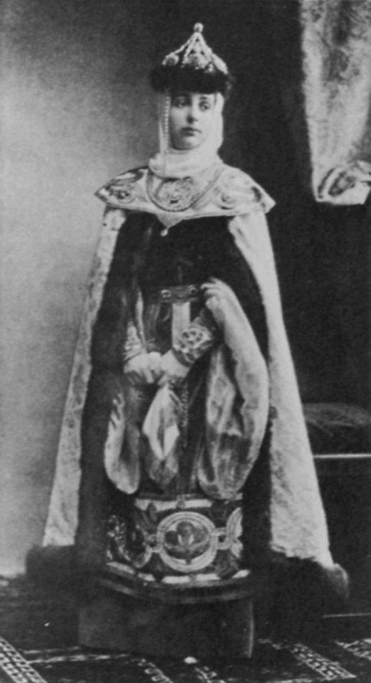 Russischer Photograph - Madame Skoropadsky bei einem Kostümball (Zeno Fotografie)