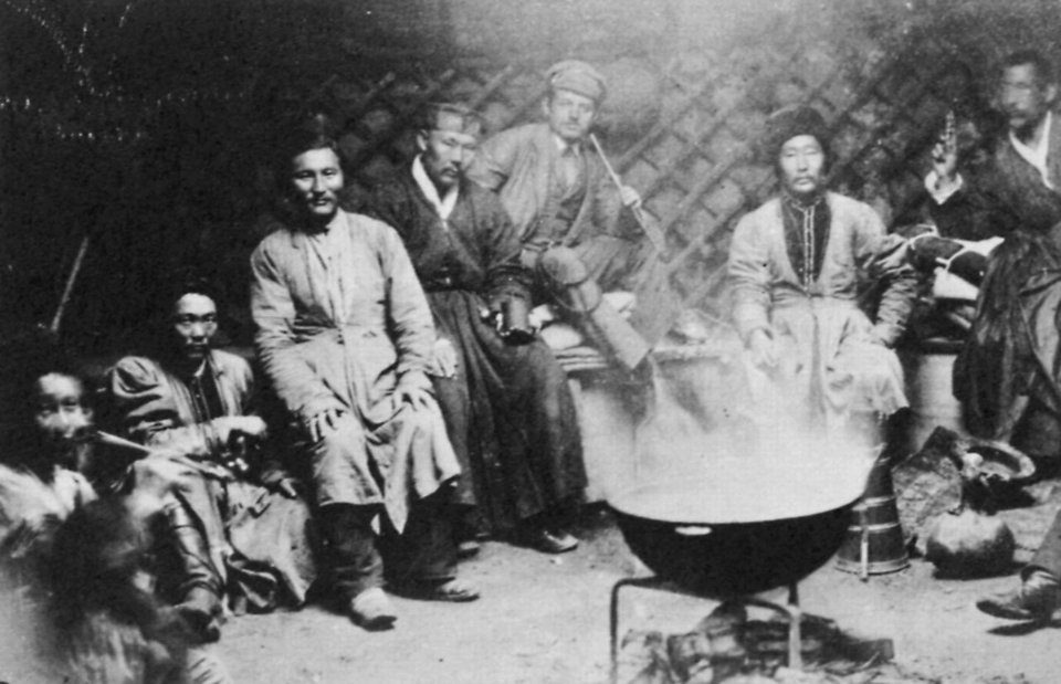 Russischer Photograph - In einer kalmückischen jurta (Zeno Fotografie)