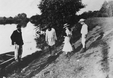 Russischer Photograph - Pilzesammeln gehörte zum jährlichen Sommer- und Herbstritual (1) (Zeno Fotografie)