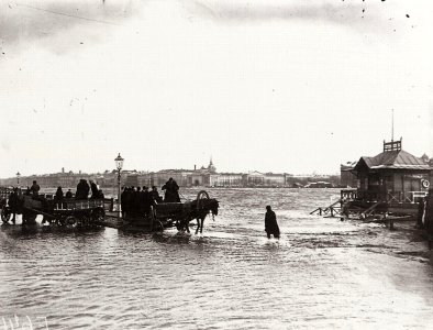 Russischer Photograph um 1903 - Hochwasser der Neva, vom Universitätskai aus gesehen. St. Petersburg (Zeno Fotografie)