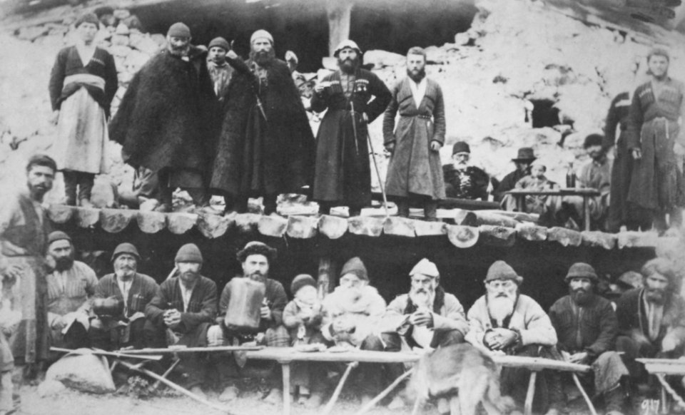 Russischer Photograph um 1890 - Ein Leichenschmaus in Swaneti (Zeno Fotografie)