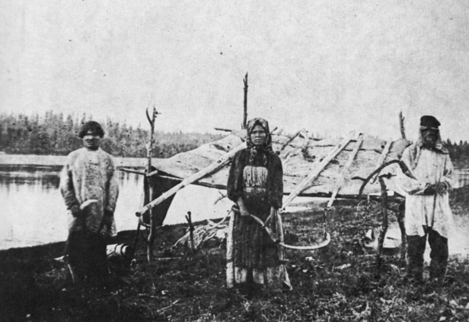 Russischer Photograph um 1890 - Eine syrjänische Familie (Zeno Fotografie)