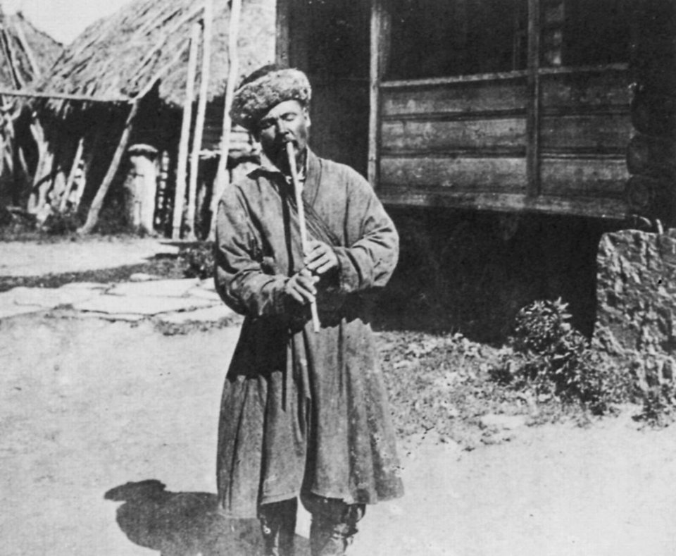 Russischer Photograph um 1900 - Ein baschkirischer Musikant (Zeno Fotografie)