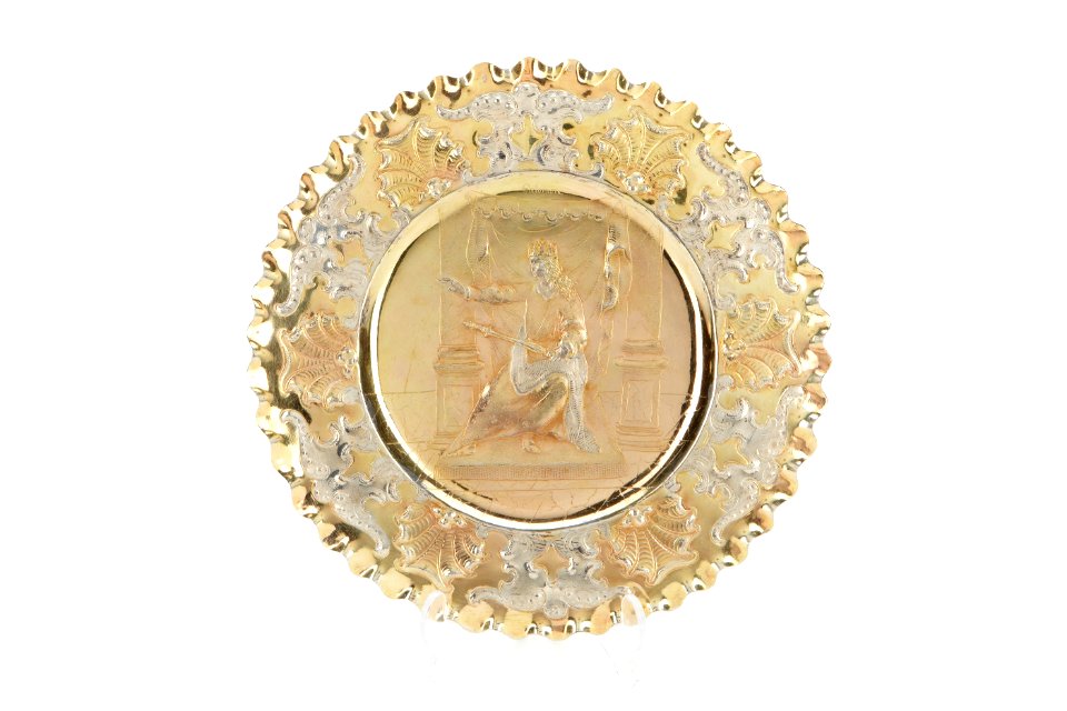 Runt fat med driven framställning av Salomon och brätte med groteskornament - Skoklosters slott - 91911