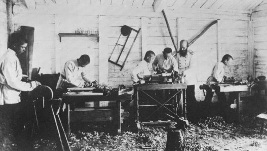 Russischer Photograph um 1905 - Schüler einer technischen Schule (Zeno Fotografie)