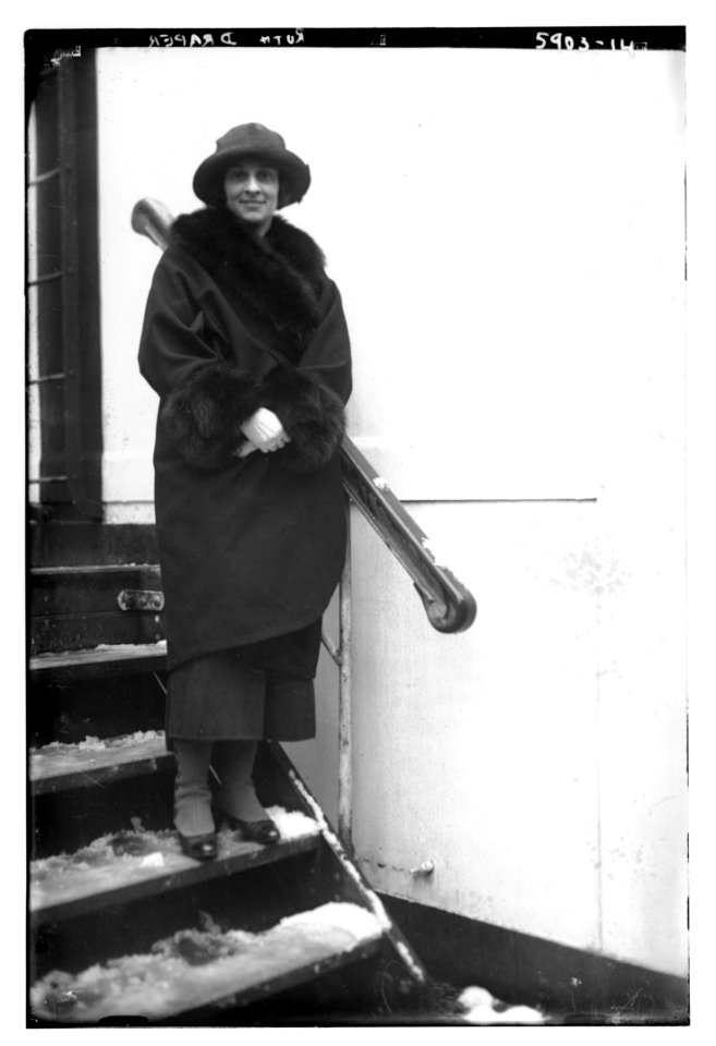 Ruth Draper LCCN2014715491