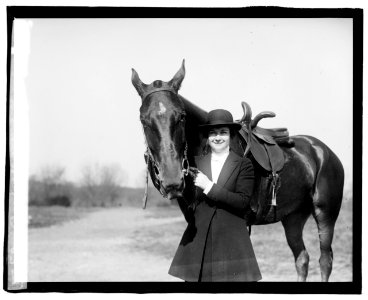 Ruth Hitchcock LCCN2016819876