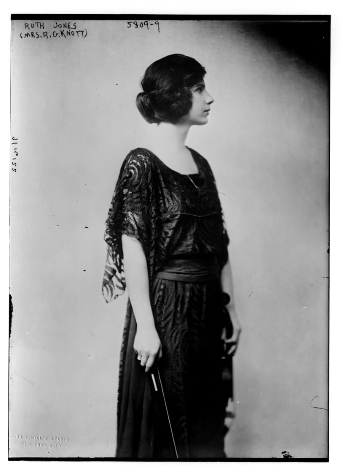 Ruth Jones (Mrs. R.G. Knott) LCCN2014714944