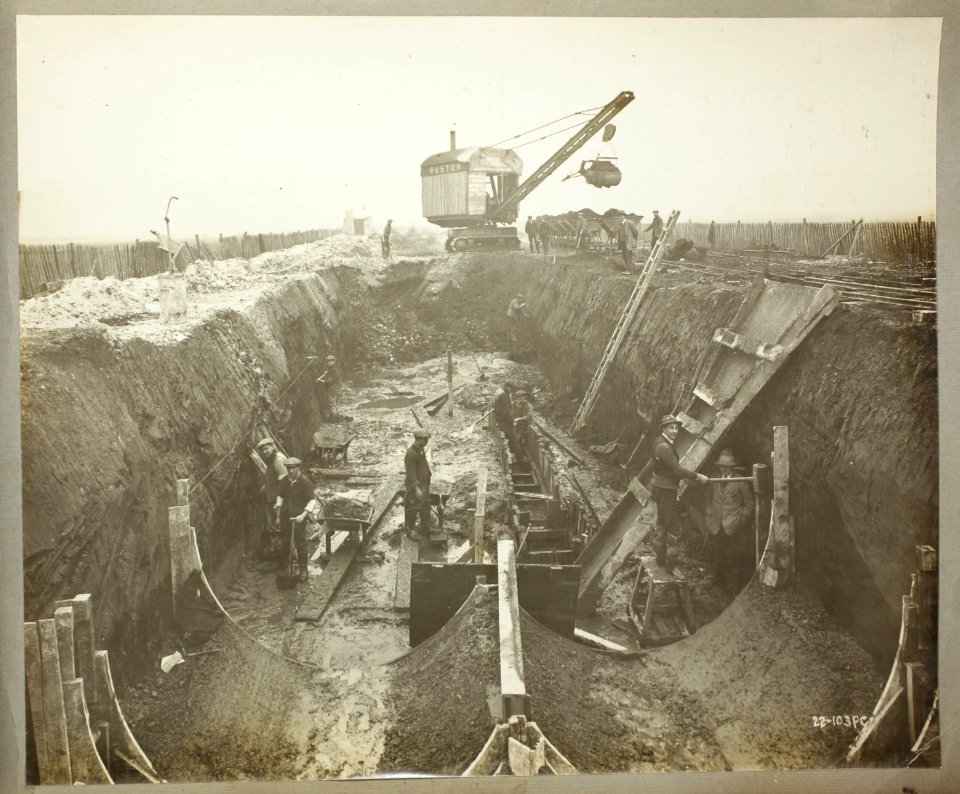 Ruston & Hornsby, Excavator Digging a Pit, Lincoln, England, circa 1922