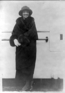 Ruth Draper LCCN2016647509