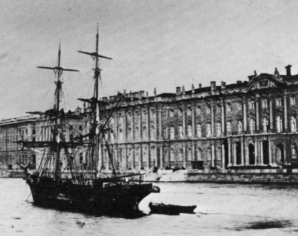 Russischer Photograph - Der Winterpalast, die offizielle Residenz der Zaren, von der Newa her gesehen (Zeno Fotografie)