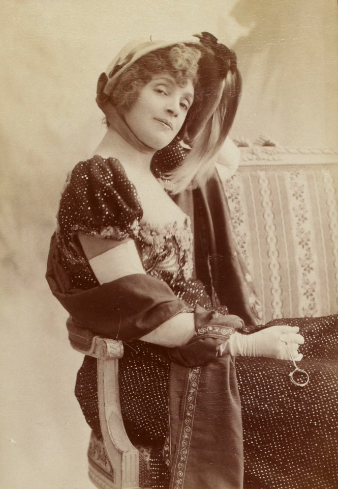 Réjane, par Jean Reutlinger, btv1b8596925k-p038, 2 (cropped)