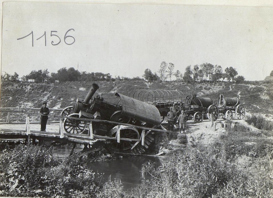 Russische schw.Zugslokomotive auf eingestürzter Zlota-Lipa-Brücke bei Kotow. (BildID 15729906)
