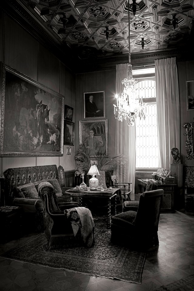 Rökrummet. Foto till boken: Ett sekel av dräkt och mode ur de Hallwylska samlingarna - Hallwylska museet - 89373