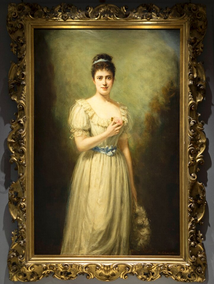 Edwardian country house wealth socialite