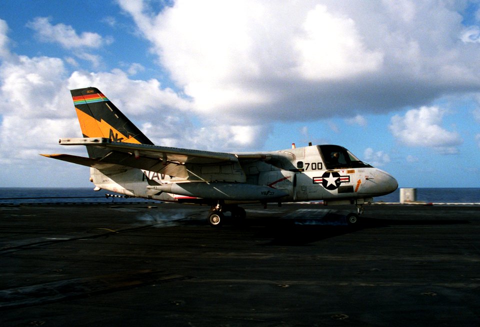 S-3A VS-37 landing on USS Independence (CV-62) 1990