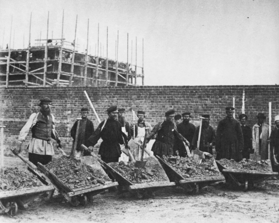 Russischer Photograph um 1887 - Bauarbeiten für eine Fabrikanlage der Metallurgischen Gesellschaft von Südrussland, Dnjepr-Region (3) (Zeno Fotografie)