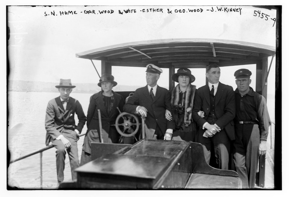 S.N. Hume, Gar. Wood & wife, Esther & Geo. Wood, J.W. Kinney LCCN2014712491