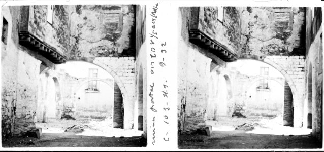 Ruïnes d'un portal de Sant Boi de Llobregat photo