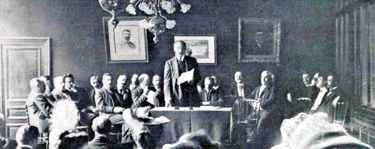 Réunion de l'Académie des Sports, en mai 1906 en séance publique annuelle à la bibliothèque de l'ACF, Président Prince Pierre d'Arenberg (intervenant comte de La Vaulx)