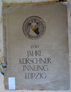 Rötha, Kürschnerei und Pelz-Zurichterei Udo Meinelt, 2017 (83) 500 Jahre Kürschner-Innung Leipzig
