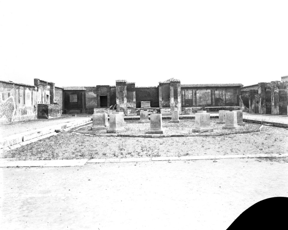 S03 06 01 001 image 381