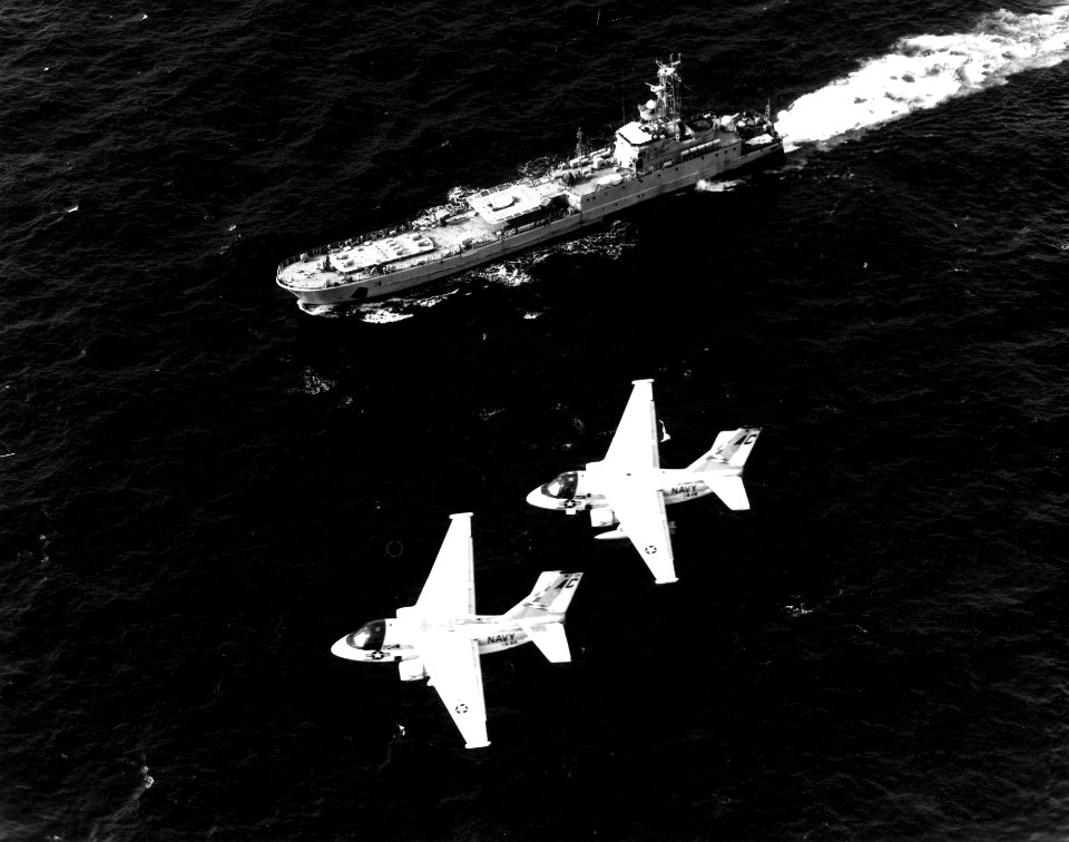 S-3As of VS-22 over Polnocny-class landing ship c1986