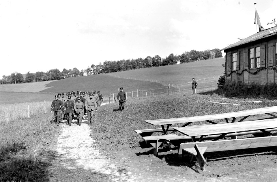 Rückkehr von der Arbeit - CH-BAR - 3240829