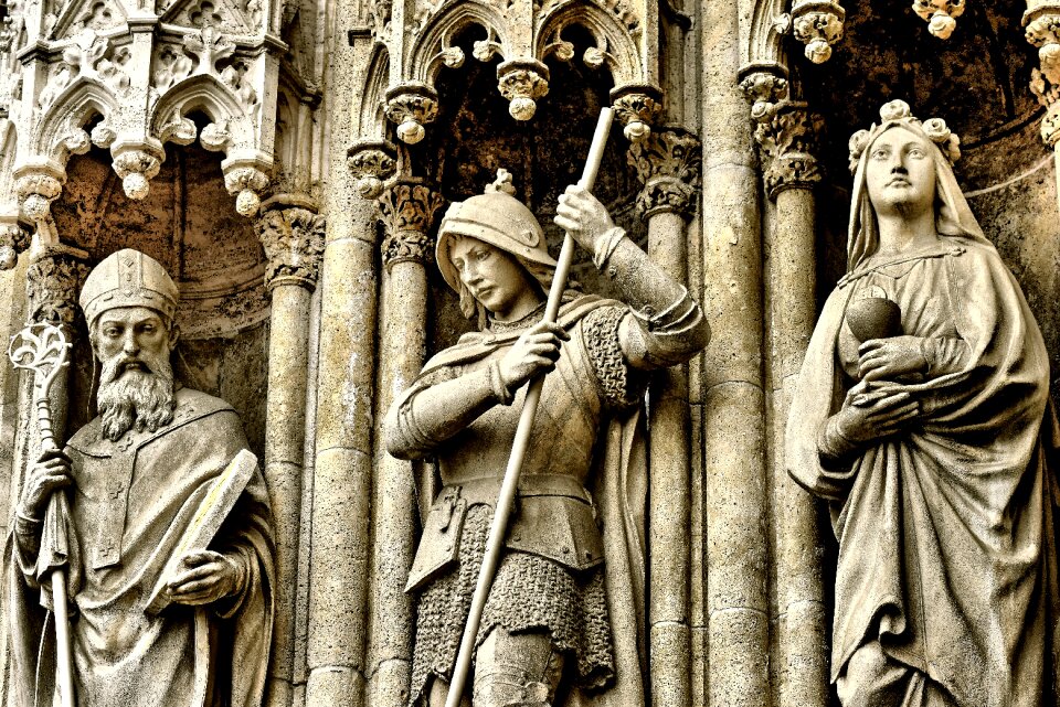 Marcuskerk zagreb statue