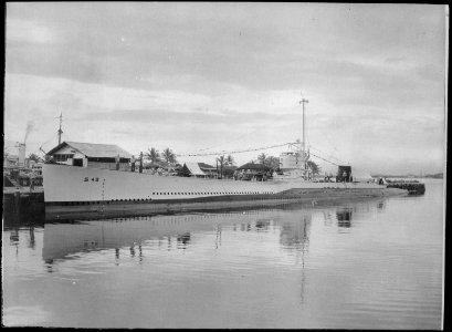 S48 (SS159). Port bow, at dock, 05-16-1931 - NARA - 520827