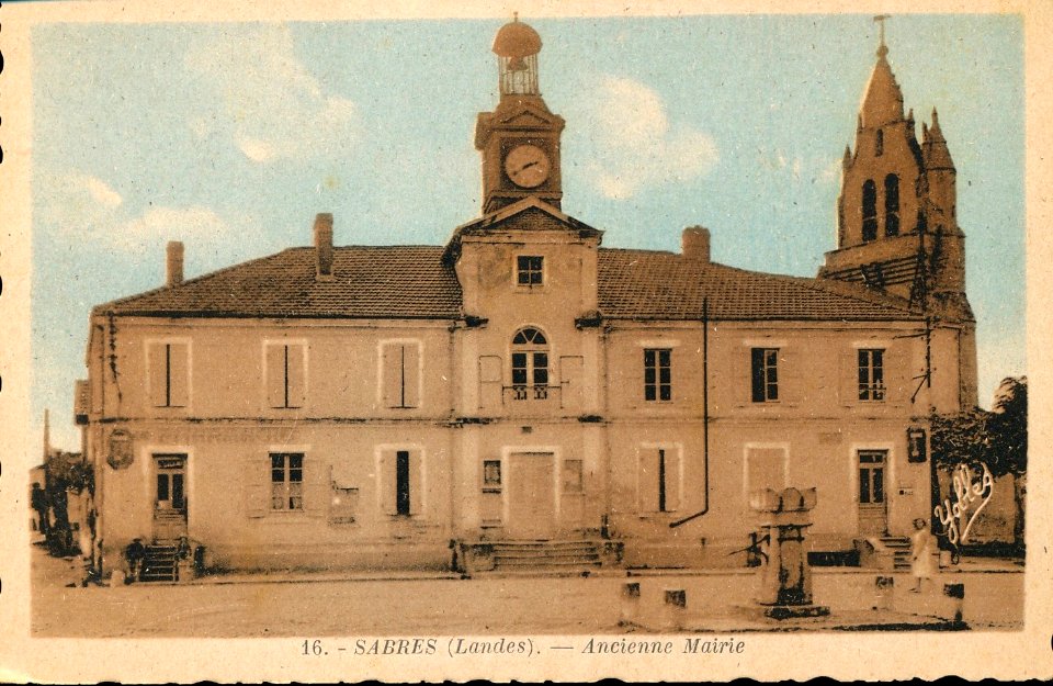 Sabres - ancienne Mairie 1