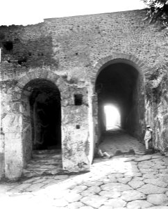 S03 06 01 001 image 379