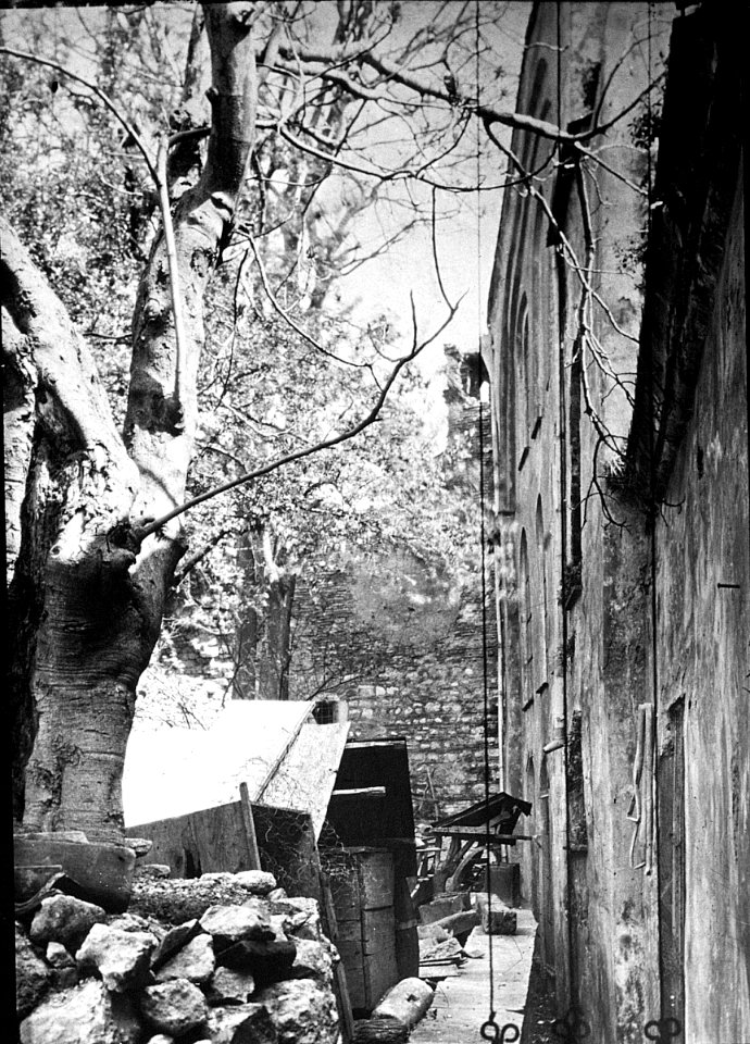 S03 06 01 009 image 1168