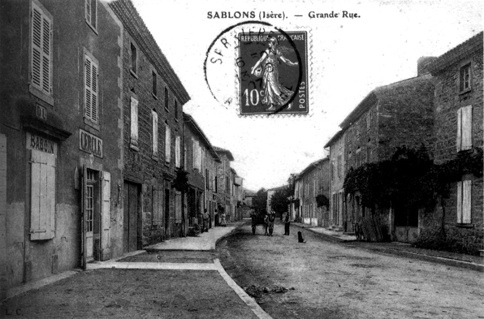 Sablons, Grande Rue en 1907, p181 de L'Isère les 533 communes - L C