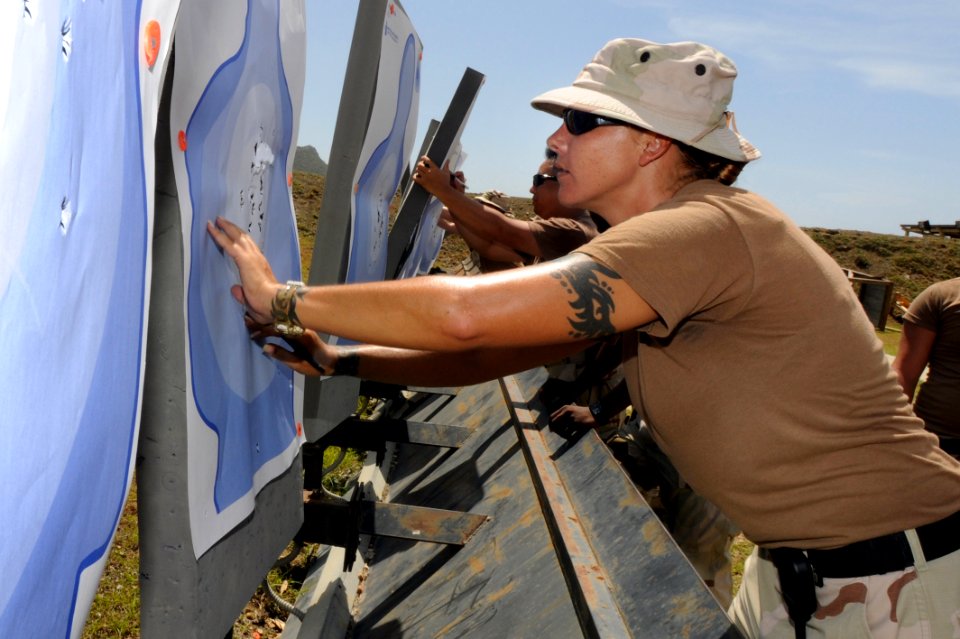 Sailors at Guantanamo Weapon Range DVIDS301518