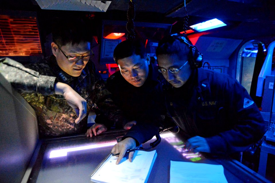 Sailors aboard USS McCampbell participate in Foal Eagle. (8569854390)